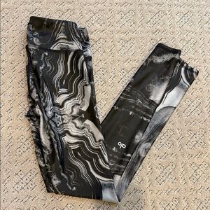 ALO aloTech Lift Airbrush Legging Mineral
 Size XS